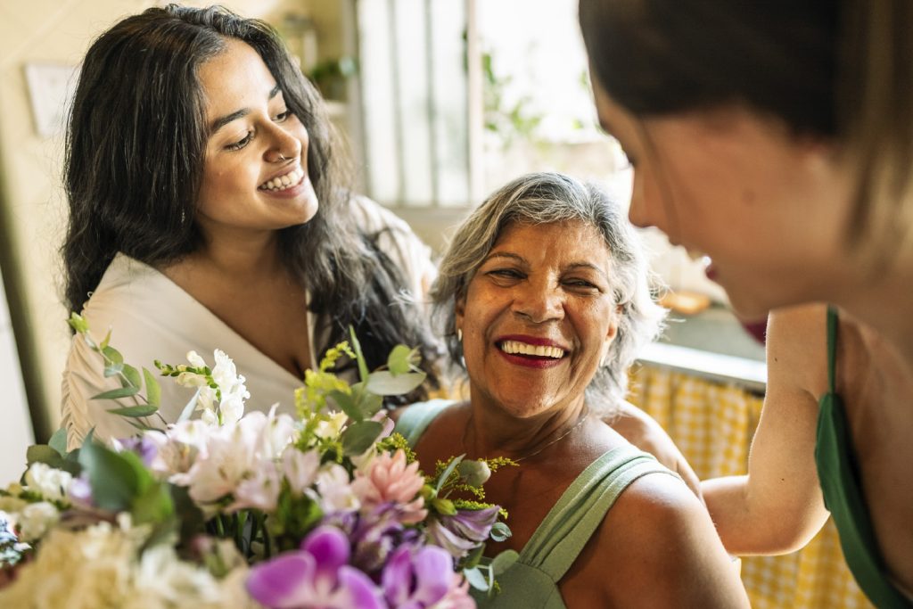 Mujeres celebrando el Día de la Madre.