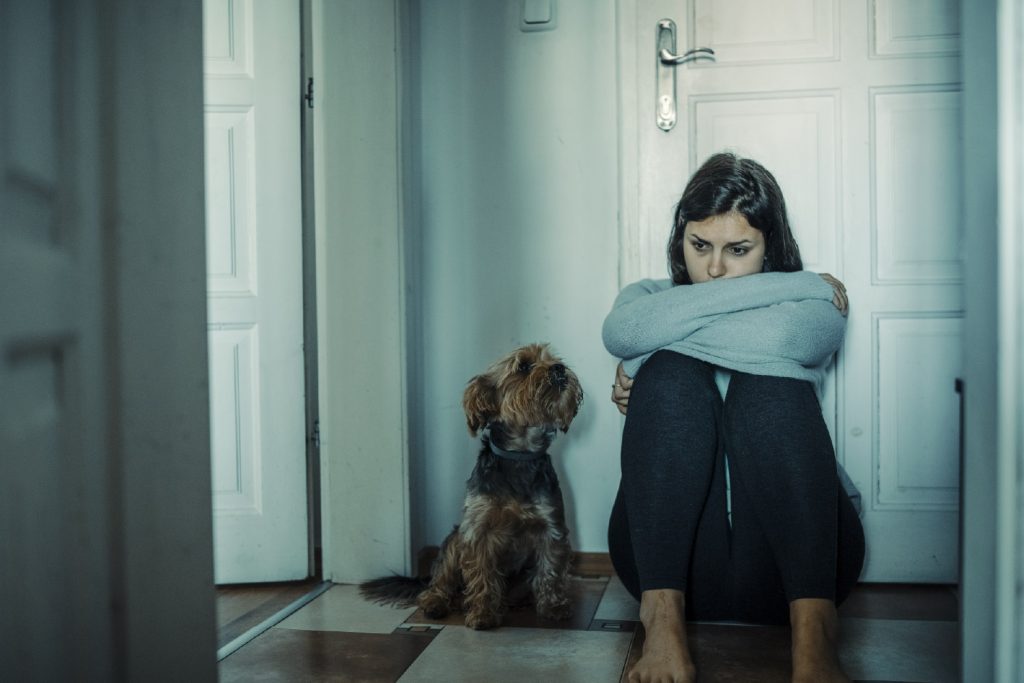 Mujer triste con depresión